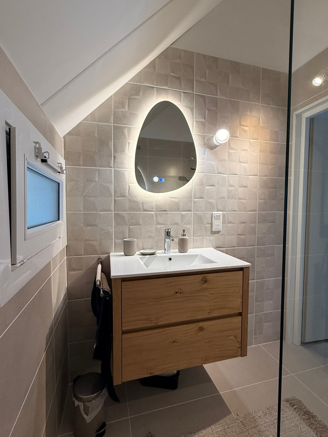 Chateau cazaleres villa campagne 99 moderne badkamer met wastafel