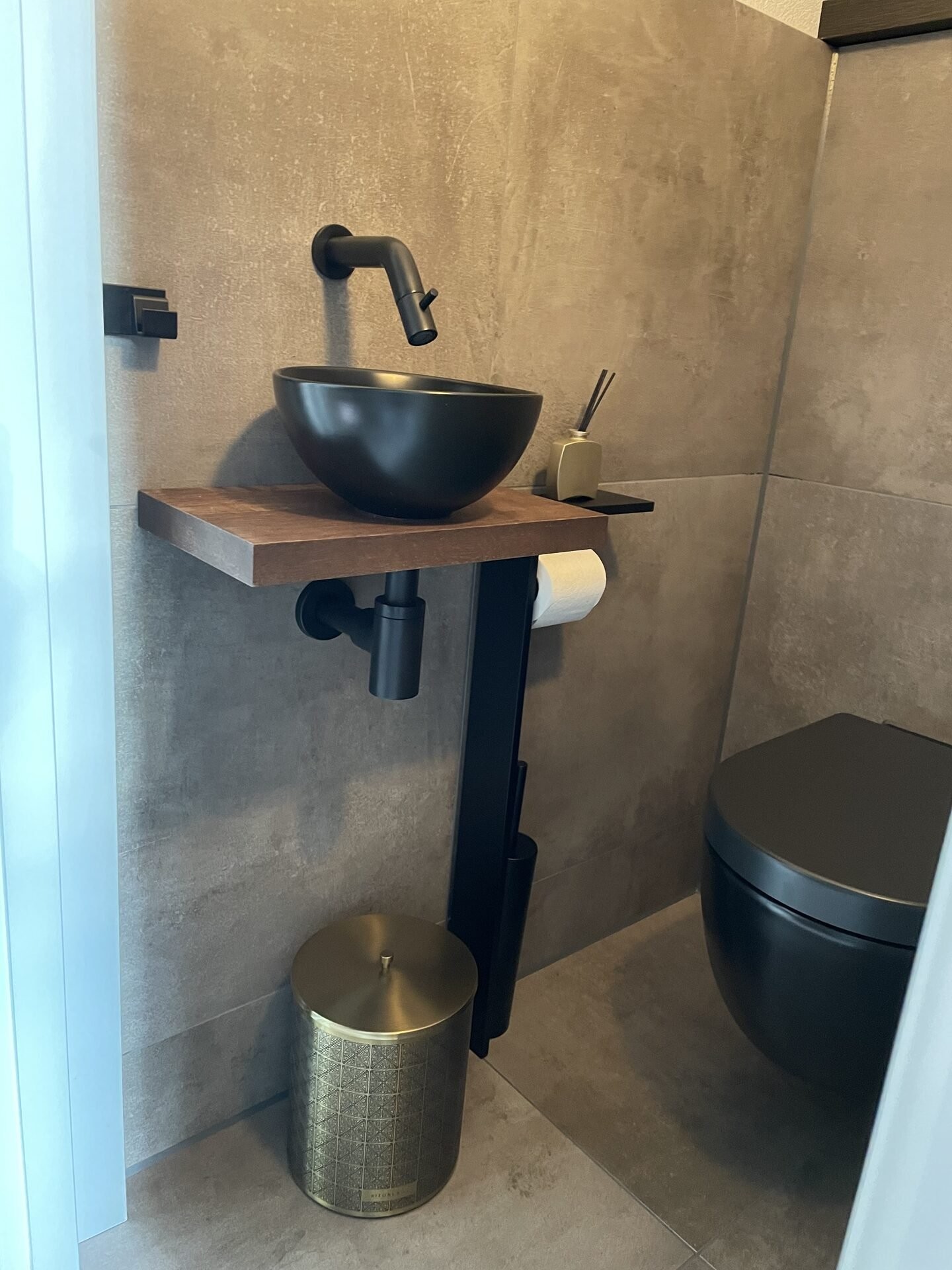 Villa 1 toilet